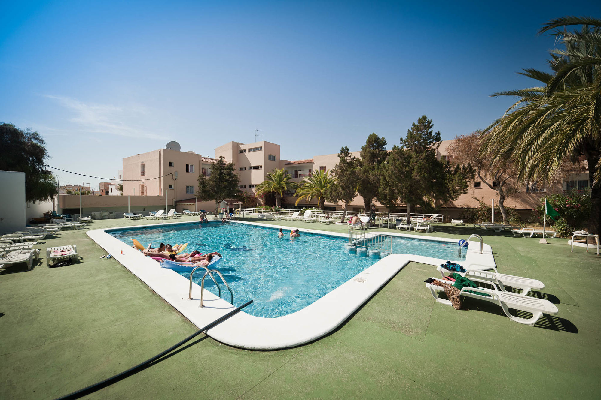 Apartamentos Sol Bay San Antonio Abad Exterior foto