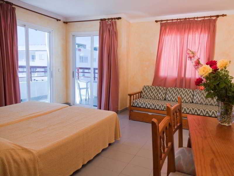 Apartamentos Sol Bay San Antonio Abad Exterior foto
