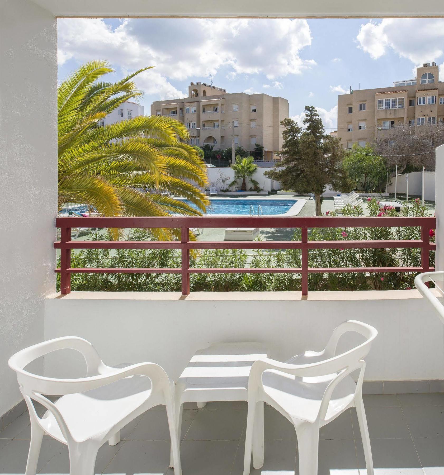 Apartamentos Sol Bay San Antonio Abad Exterior foto